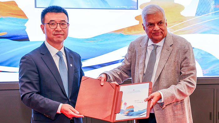 President of Huawei Asia Pacific Simon Lin with Sri Lanka President Ranil Wickremesinghe
