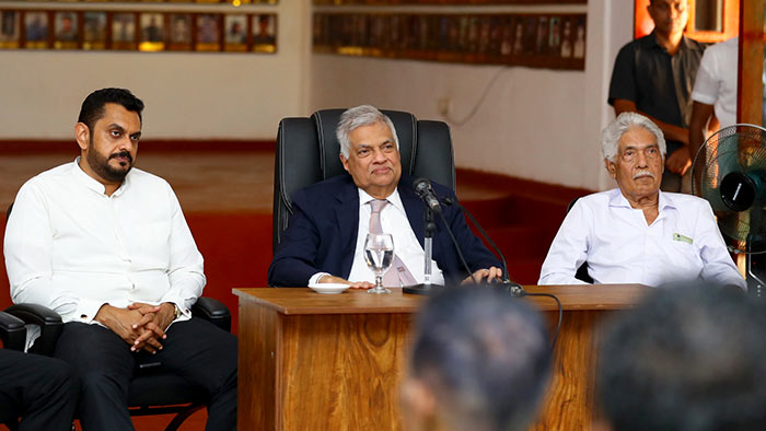 President Ranil Wickremesinghe with Minister Shasheendra Rajapaksa