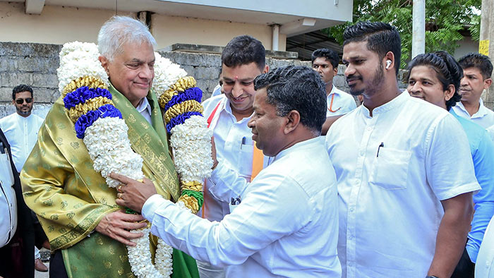 State Minister Sivanesathurai Chandrakanthan (Sivanesathurai Santhirakanthan) with Sri Lankan President Ranil Wickremesinghe