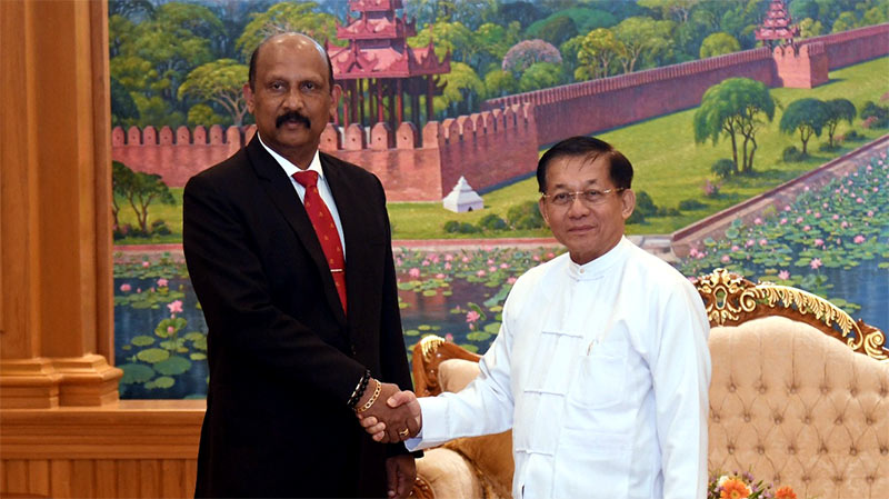 Sri Lankan Defence Secretary General Kamal Gunaratne with Prime Minister Senior General Min Aung Hlaing