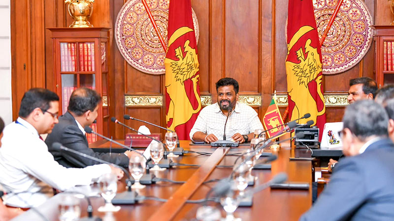 Sri Lankan President Anura Kumara Dissanayake in a discussion with officials from Sri Lanka Banks Association