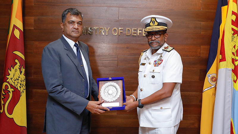 Sri Lanka's Defence Secretary, Air Vice Marshal Sampath Thuyacontha with Commander of the Sri Lanka Navy, Vice Admiral Priyantha Perera