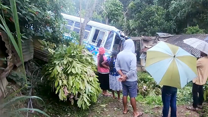 13 injured as bus veers off road near Passara